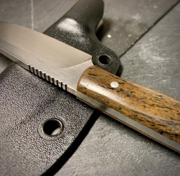 Semi Custom Knife Heidi Blacksmith mit Seekuh-Knochen