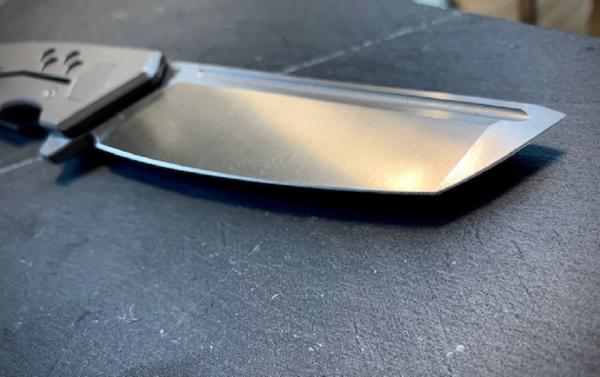 Tuya Knife Titan The Hive v2 grey satin